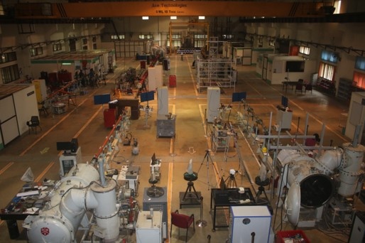 Sputtering unit for material coatings